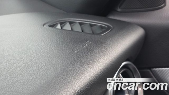 Mercedes-Benz SLC-Class 2018 — photo 19