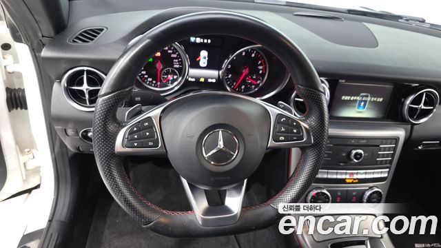 Mercedes-Benz SLC-Class 2018 — photo 21