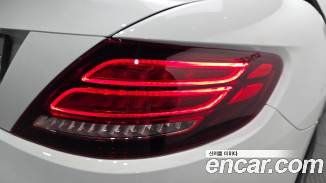 Mercedes-Benz SLC-Class 2018 — photo 9