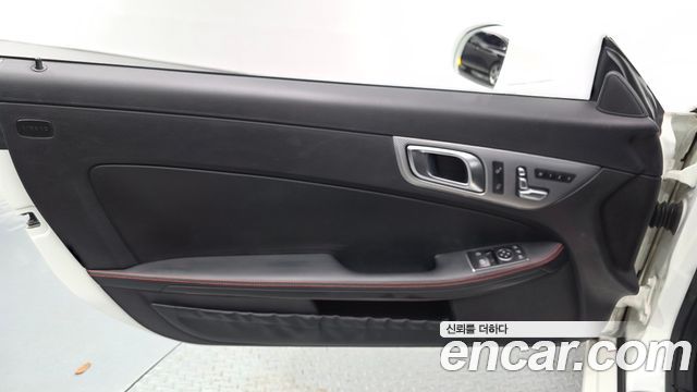 Mercedes-Benz SLC-Class 2018 — photo 15