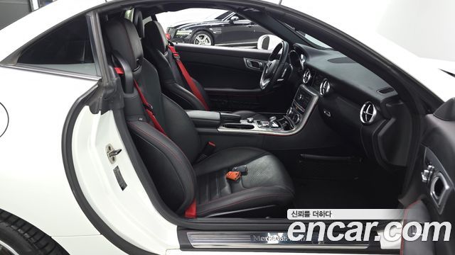 Mercedes-Benz SLC-Class 2018 — photo 16