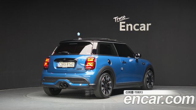 Mini Cooper 2022 — photo 2
