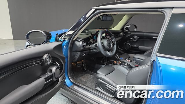 Mini Cooper 2022 — photo 10