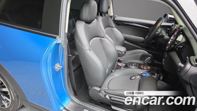 Mini Cooper 2022 — photo 11