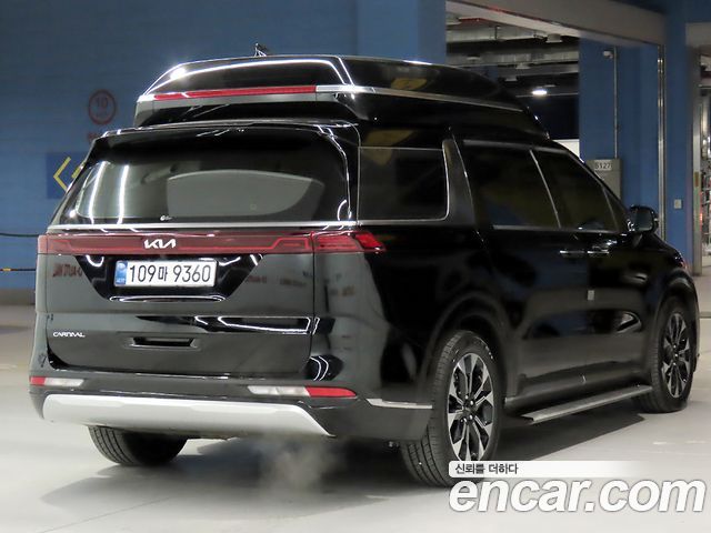 Kia Canival 2023 — photo 4