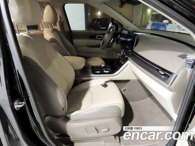 Kia Canival 2023 — photo 8