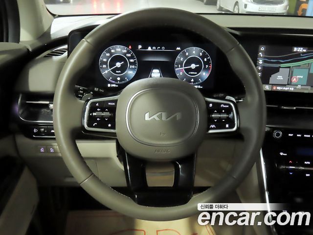 Kia Canival 2023 — photo 11