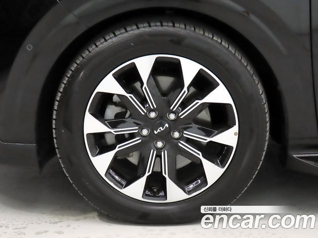 Kia Canival 2023 — photo 20