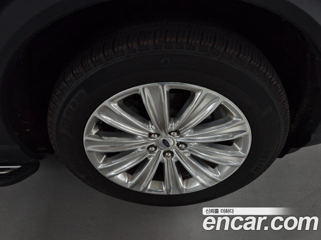 Ford Explorer 2023 — photo 5