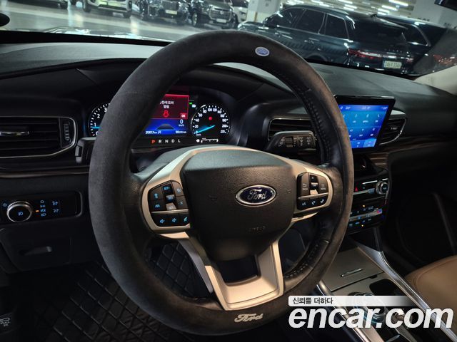 Ford Explorer 2023 — photo 9
