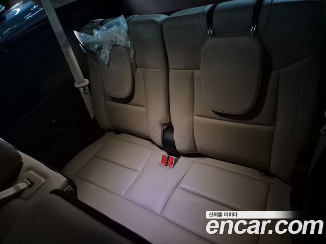 Ford Explorer 2023 — photo 11