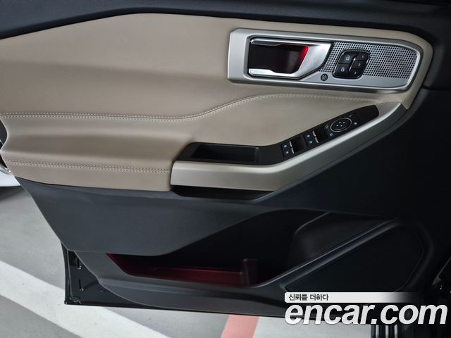 Ford Explorer 2023 — photo 18