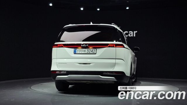 Kia Canival 2022 — photo 4