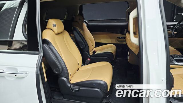 Kia Canival 2022 — photo 17