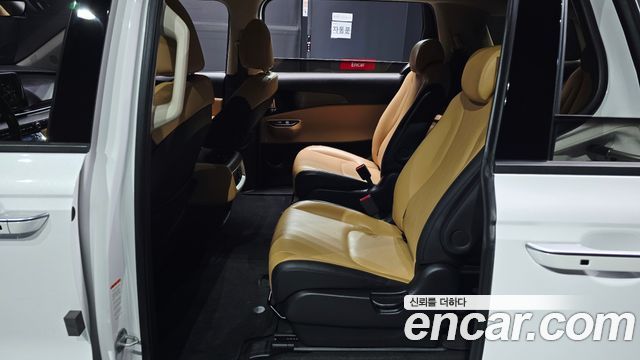 Kia Canival 2022 — photo 18