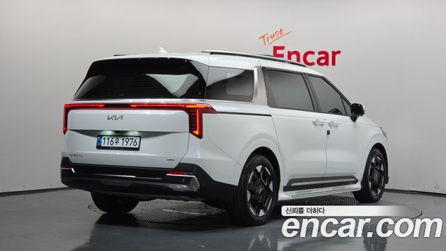Kia Canival 2025 — photo 2