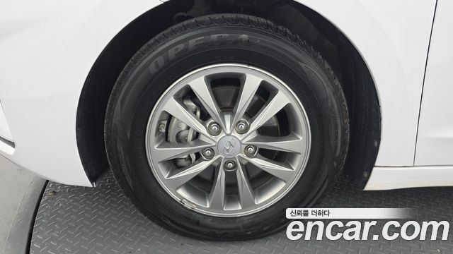 Hyundai AVANTE 2019 — photo 5