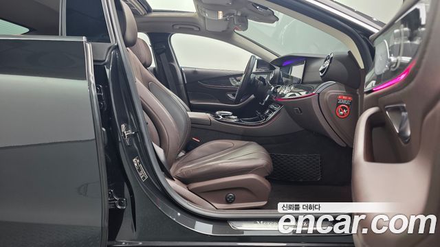 Mercedes-Benz CLS-Class 2020 — photo 16