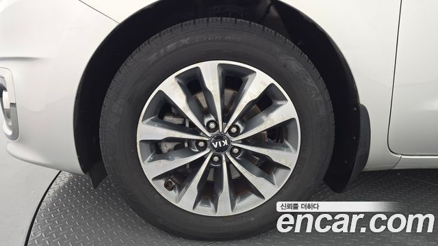 Kia Canival 2015 — photo 5