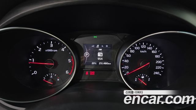 Kia Canival 2015 — photo 11
