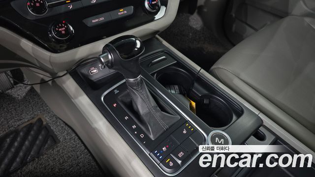 Kia Canival 2015 — photo 12