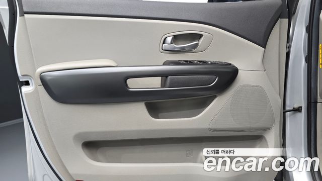 Kia Canival 2015 — photo 14