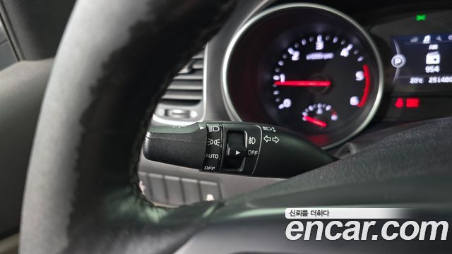 Kia Canival 2015 — photo 30