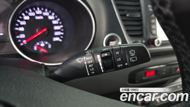 Kia Canival 2015 — photo 31