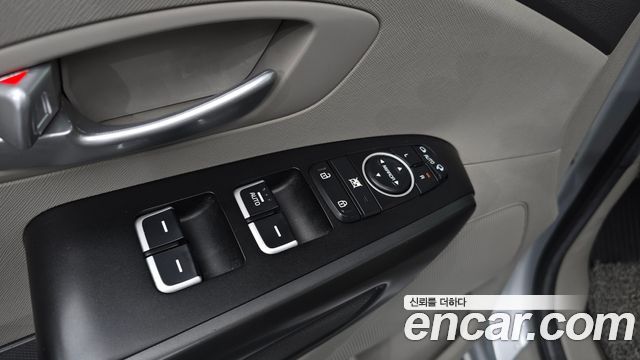 Kia Canival 2015 — photo 32