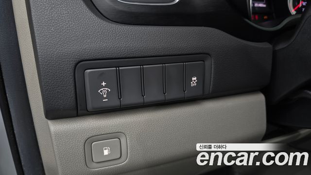 Kia Canival 2015 — photo 33