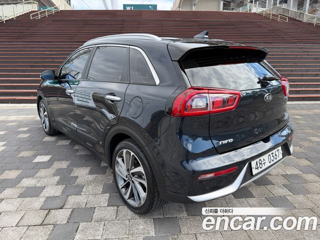 Kia Niro 2017 — photo 7
