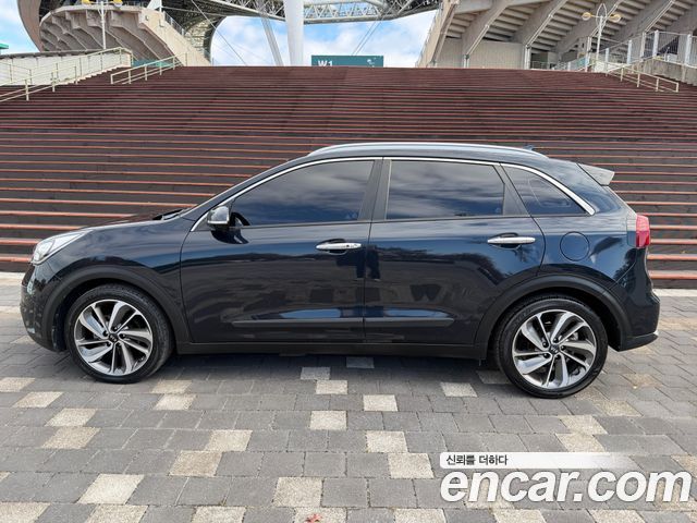 Kia Niro 2017 — photo 8