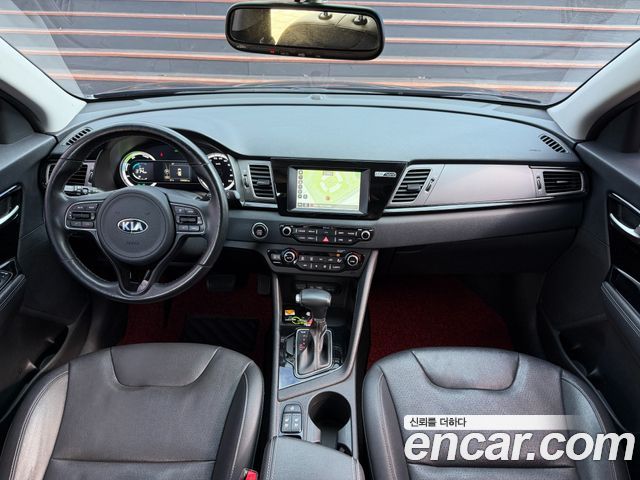 Kia Niro 2017 — photo 10