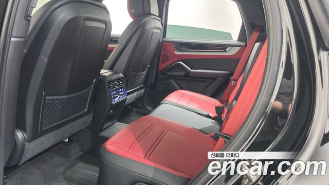 Porsche Cayenne 2025 — photo 26