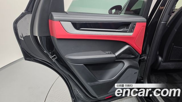 Porsche Cayenne 2025 — photo 15