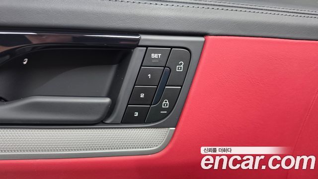 Porsche Cayenne 2025 — photo 29