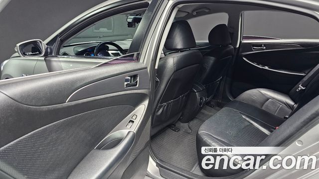 Hyundai Sonata 2012 — photo 16