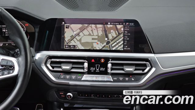 BMW 3-Series 2022 — photo 14