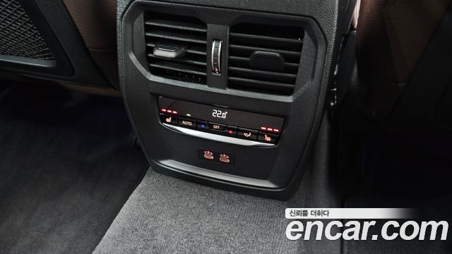 BMW 3-Series 2022 — photo 19