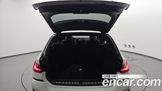 BMW 3-Series 2022 — photo 20