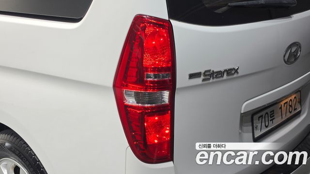 Hyundai Starex 2014 — photo 9