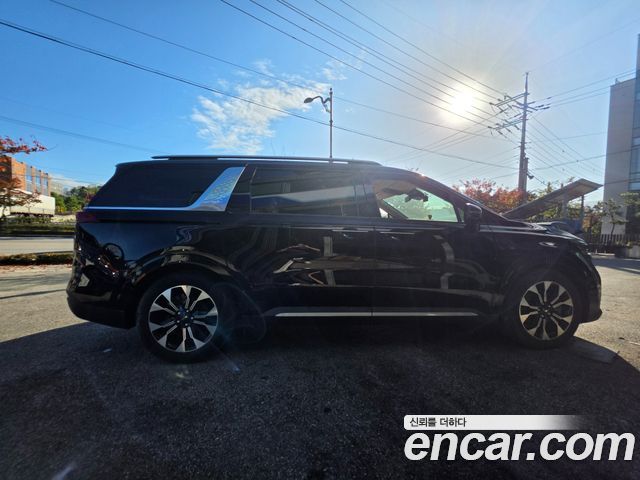 Kia Canival 2021 — photo 4