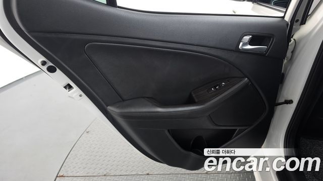 Kia K5 2015 — photo 15
