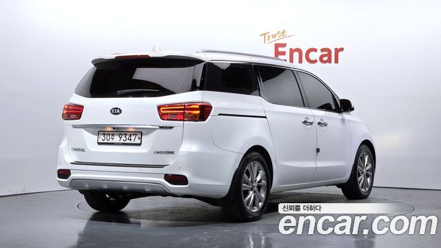 Kia Canival 2019 — photo 2