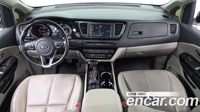 Kia Canival 2019 — photo 10