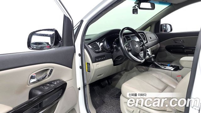 Kia Canival 2019 — photo 13