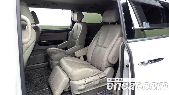 Kia Canival 2019 — photo 18