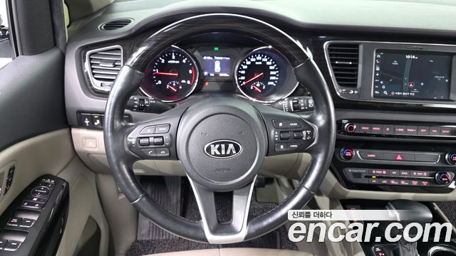 Kia Canival 2019 — photo 21