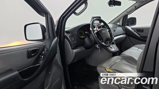 Hyundai Starex 2015 — photo 13