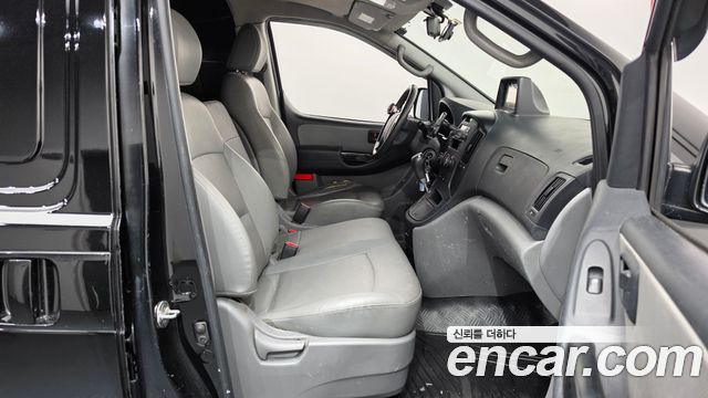 Hyundai Starex 2015 — photo 16